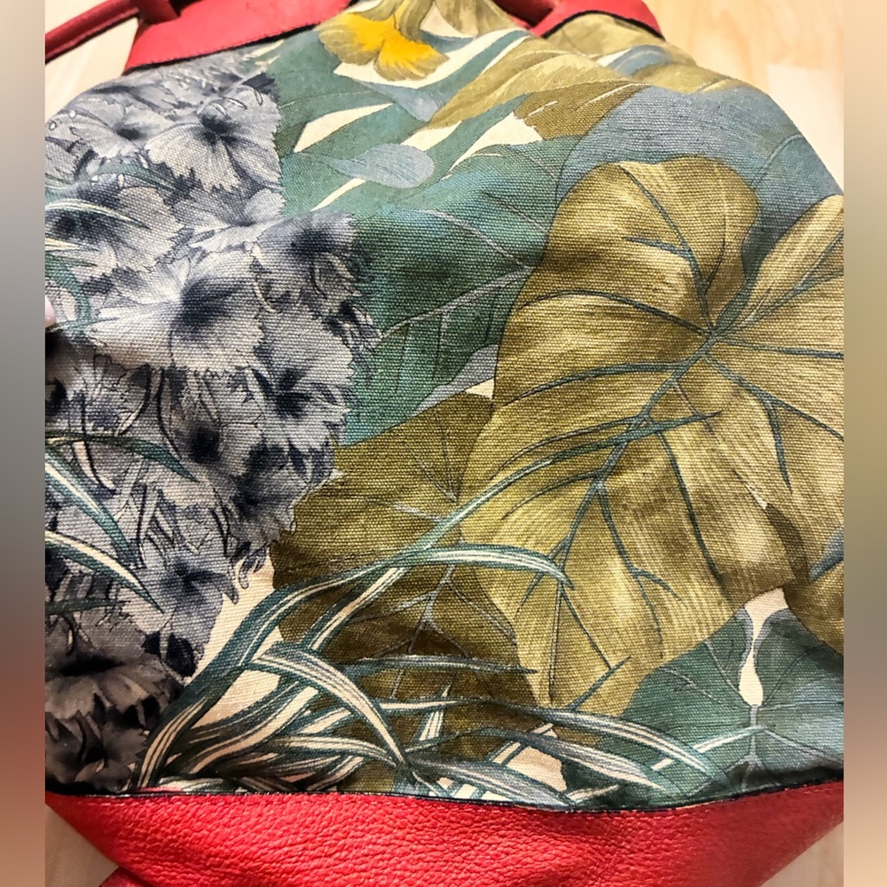 Authentic Vintage Salvatore Ferragamo Large Jungle Floral Lion Bucket bag - Picture 11 of 16
